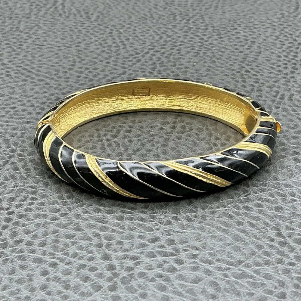 Vintage‎ Dotty Smith Bracelet Black Enamel Gold Tone Bangle Womens Jewelry